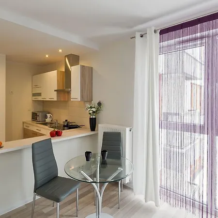 Ochota Aparthotel 3*
