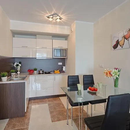 Apartmanhotel Ochota Varsó